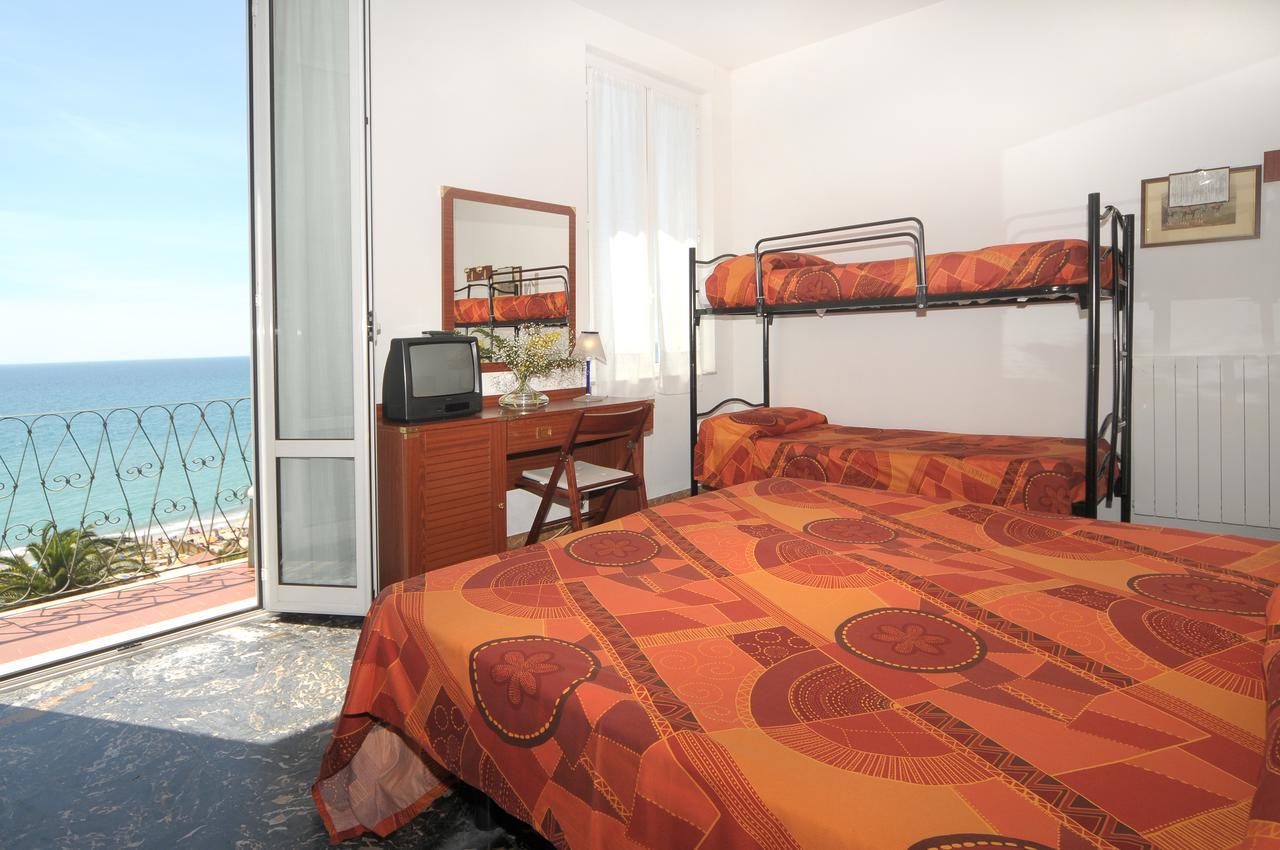 פינאלה ליגורה Hotel Gambone מראה חיצוני תמונה